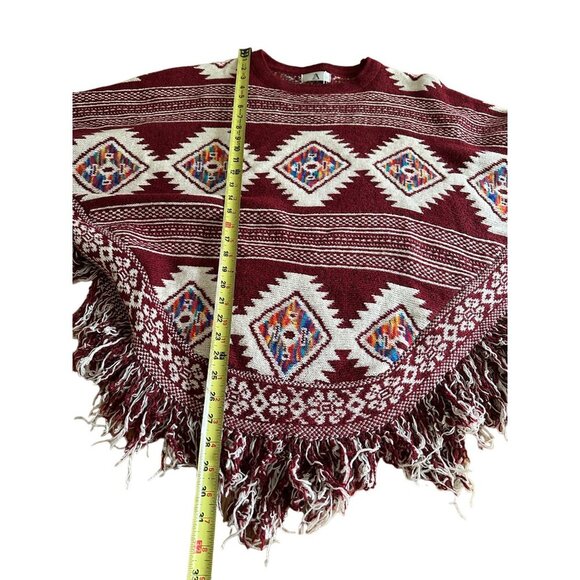 Boho Fringe Hem Poncho Sweater Tribal Aztec Geometric Print Maroon & White Sz S - Picture 4 of 6